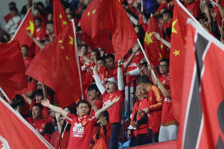 亮相中国杯 中国男足国家队期待开门红 亮相中国杯 中国男足国家队期待开门红